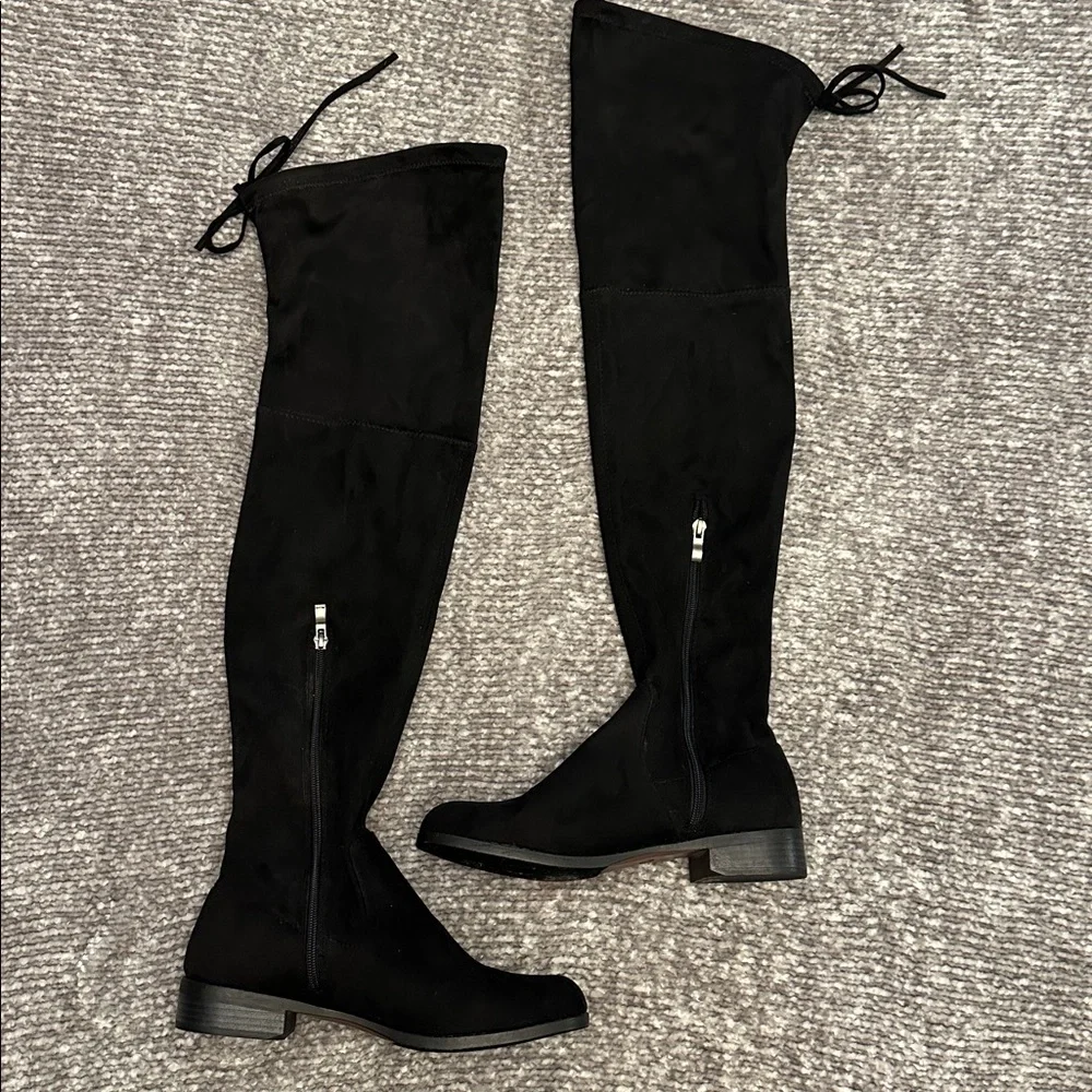 NWOT Catherine Malandrino Black suede over the knee boots with tie detail 7.5